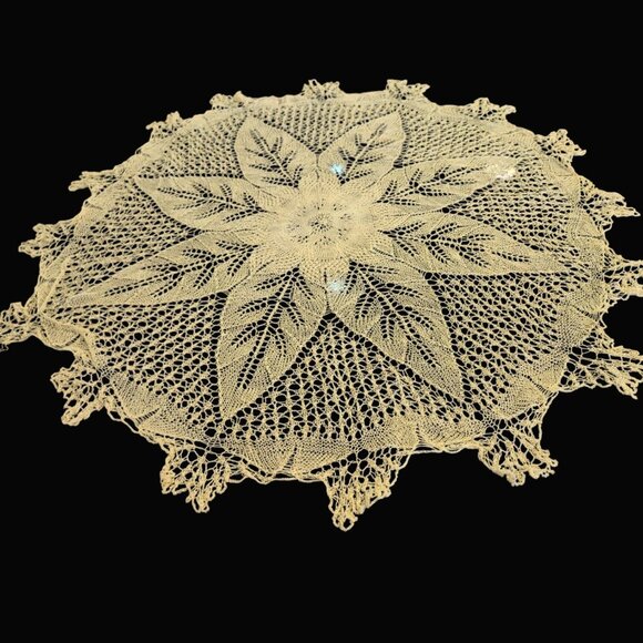 Antique Large yellow doily 24" Knitted Lace Table Cloth Textiles delicate - Picture 4 of 10